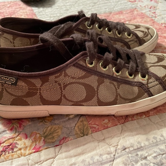 Coach Sneaker - Picture 3 of 5